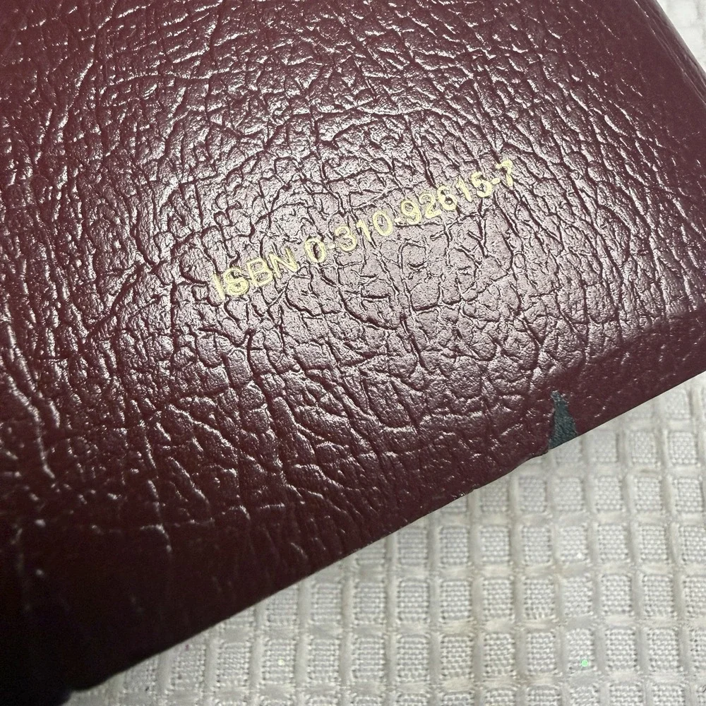 Holy Bible Non Denominational With Helps Red Letter Zondervan Religious 1984